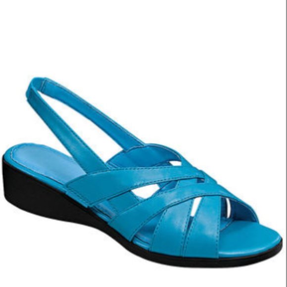 NEW! Size 6W Turquoise Blue Strappy Sandals - Picture 1 of 10